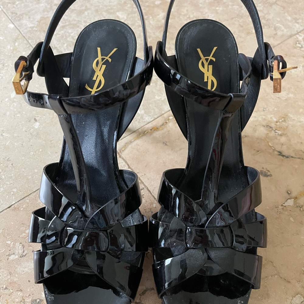 Tribute Black patent leather platform sandals